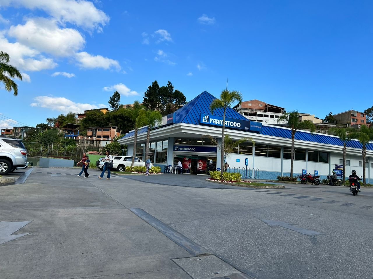 Fachada de Farmatodo La Unión 411